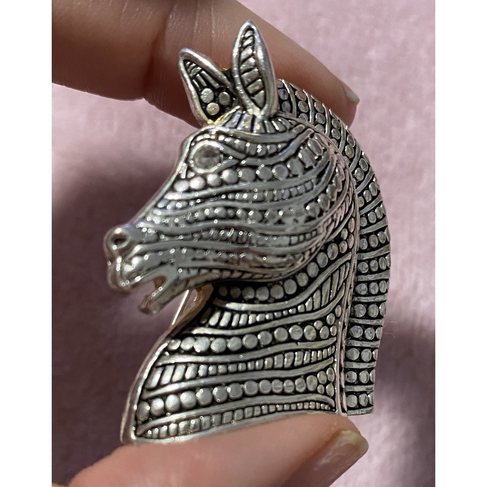 VNTG Trojan Horse Head Brooch Silver Tone Stud Textured 1.5" Rodeo Animal Lover